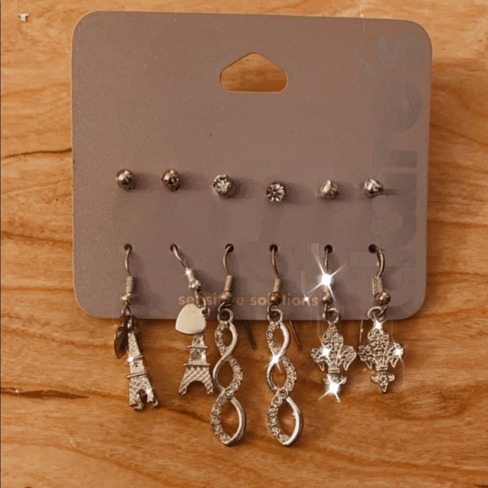 NWT Claire’s set of 6 earrings - Paris style 💎💕